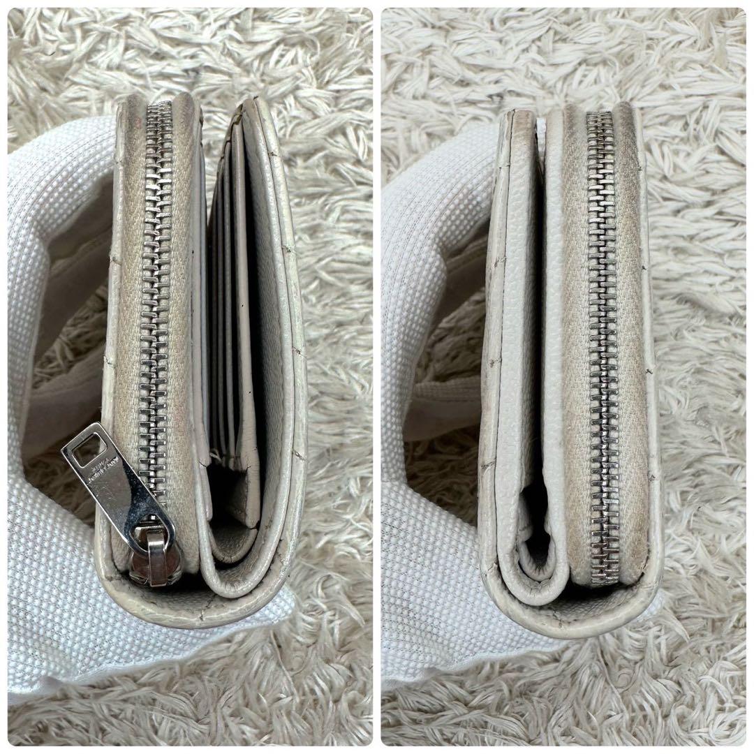 【美品】サンローラン 二つ折り財布 ホワイト Vステッチ キャビアスキン YSL