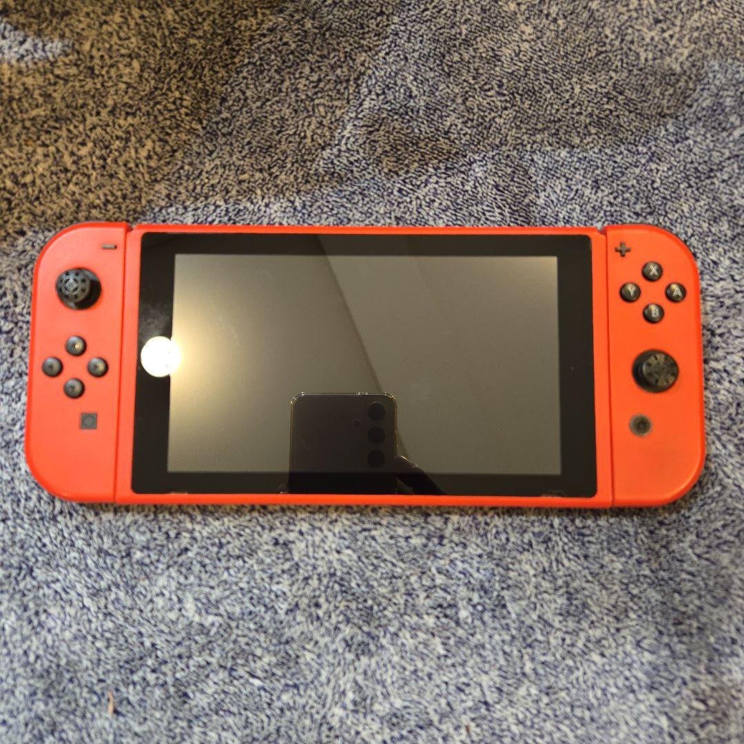 レッド Nintendo Switch 本体　中古