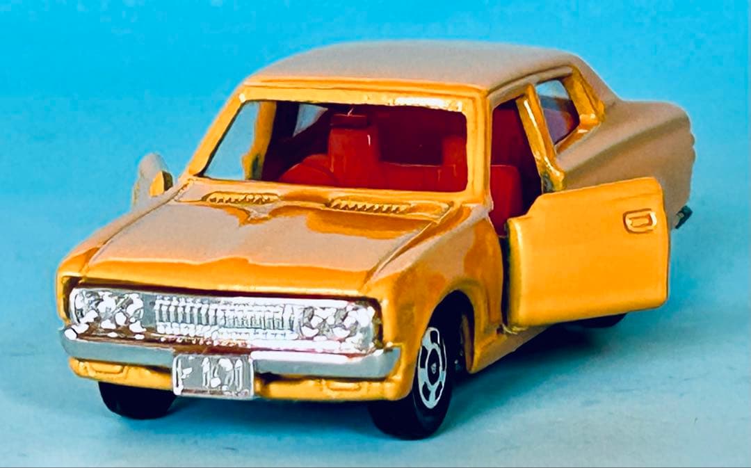 トミカ黒箱 96 ダットサン ピックアップ