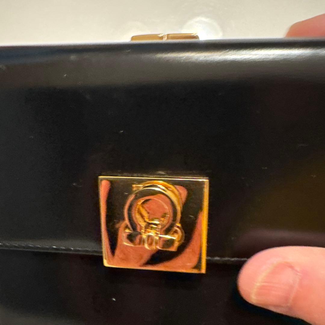 フェラガモ財布　マカロンさん