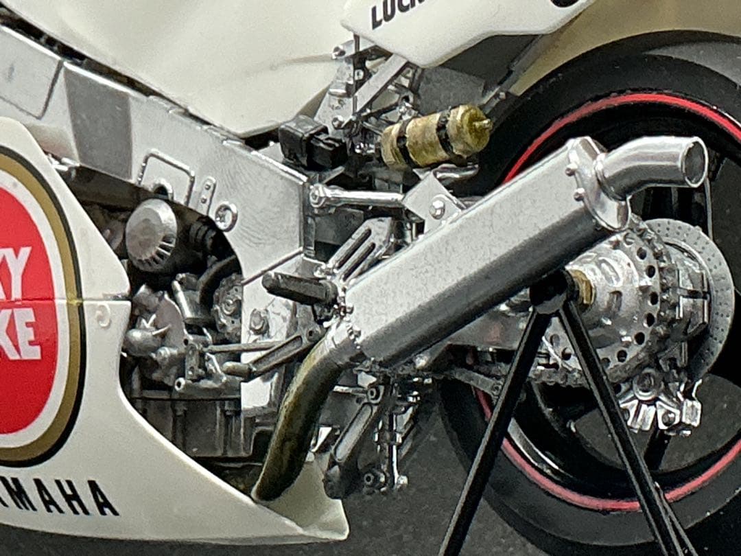 ⑤ヤマハYZF750コシンスキー&レイボーン組　鈴鹿8耐　プラモデル完成品