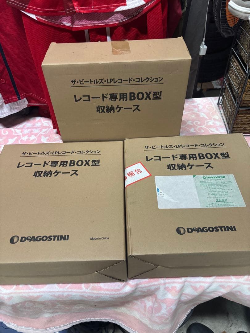 The Beatles レコードボックス 未開封と盾とプレート５枚