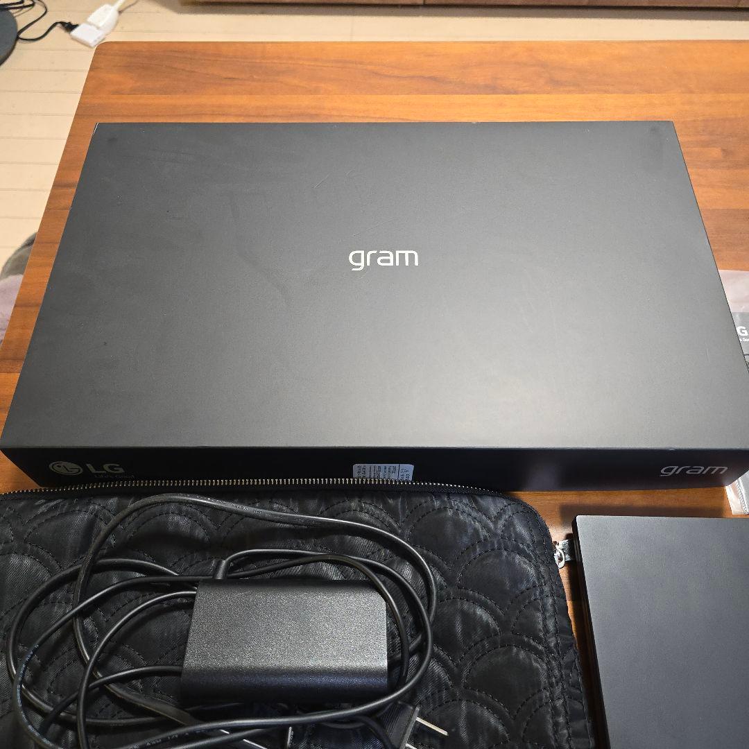 Lg ノートパソコン Gram14 インチ11世代corei5 8gb