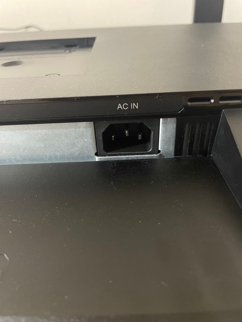 INNOCN 27C1U-D 27インチ 4Kモニター　(モニターライト付き)