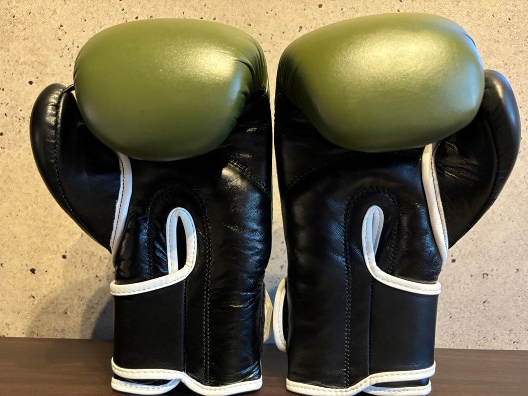 皇治 選手 サイン入りグローブ　ナップサック付