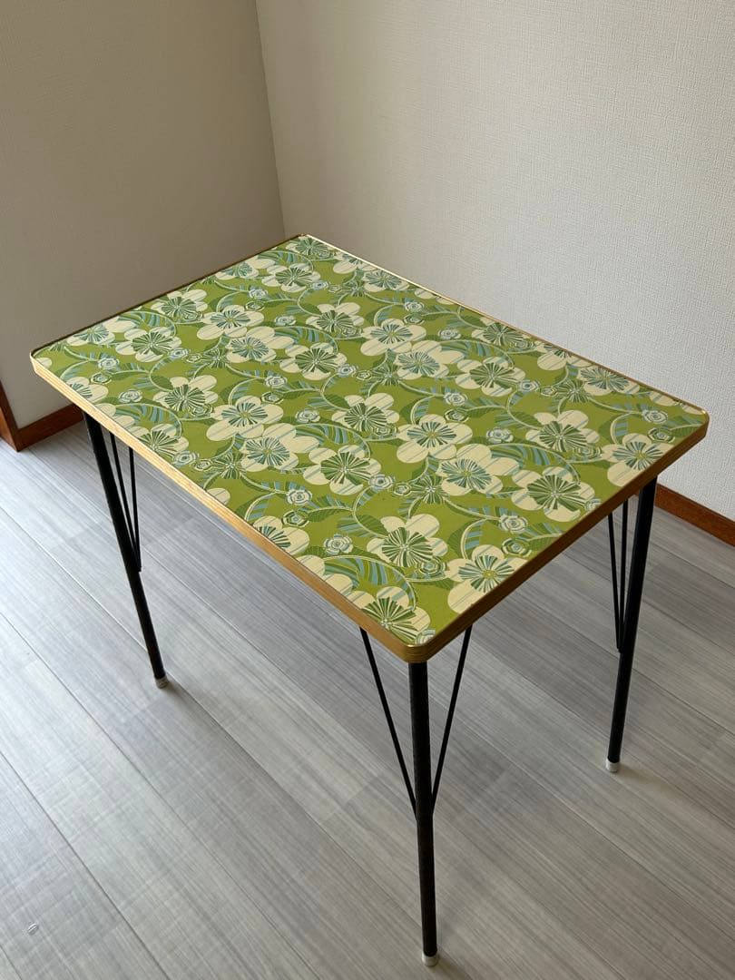 昭和レトロ　ポップ　花柄　鉄脚テーブル　ヴィンテージ　作業台　ダイニング　机