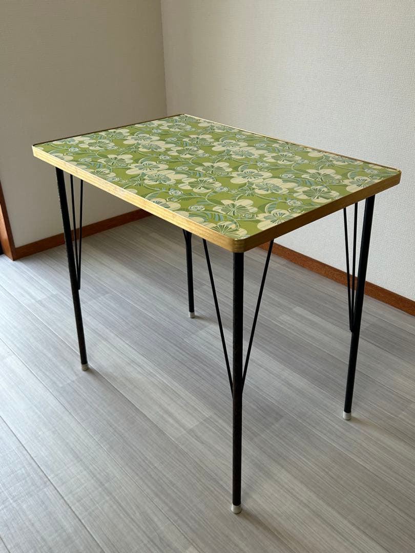 昭和レトロ　ポップ　花柄　鉄脚テーブル　ヴィンテージ　作業台　ダイニング　机