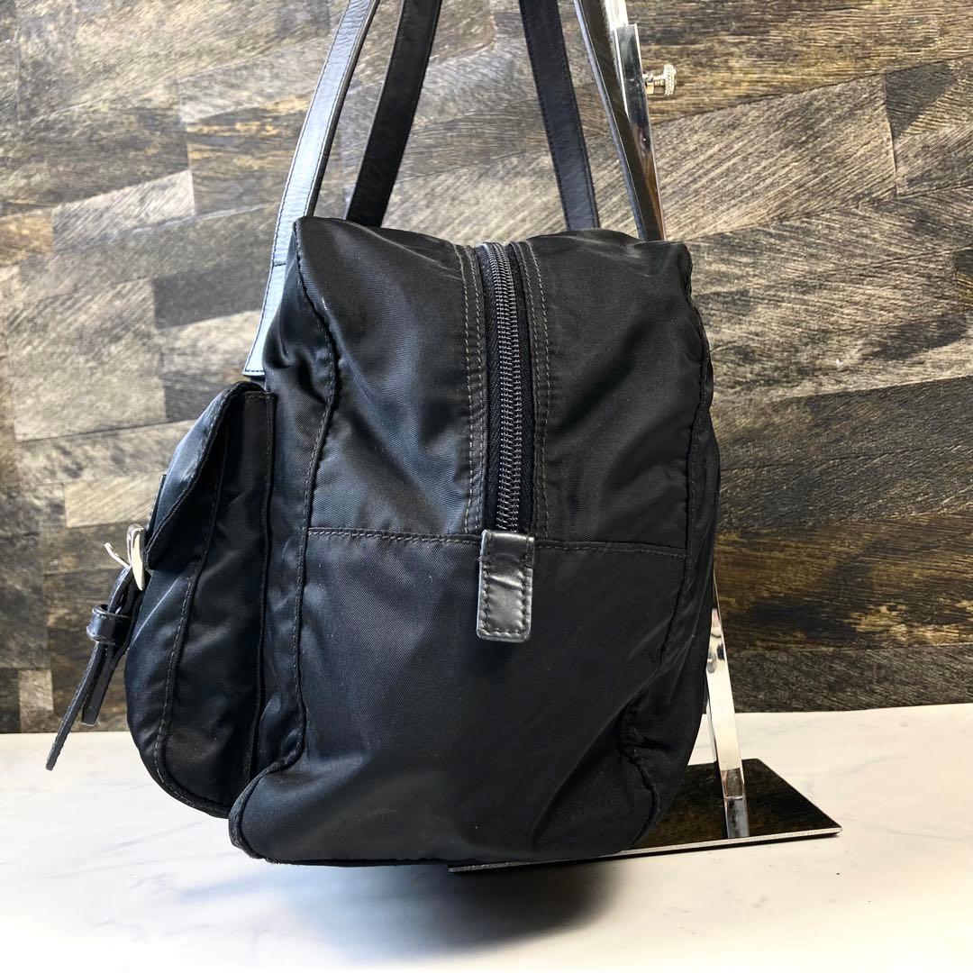 PRADAトートバッグ ビジネス テスートナイロン 三角ロゴ　黒