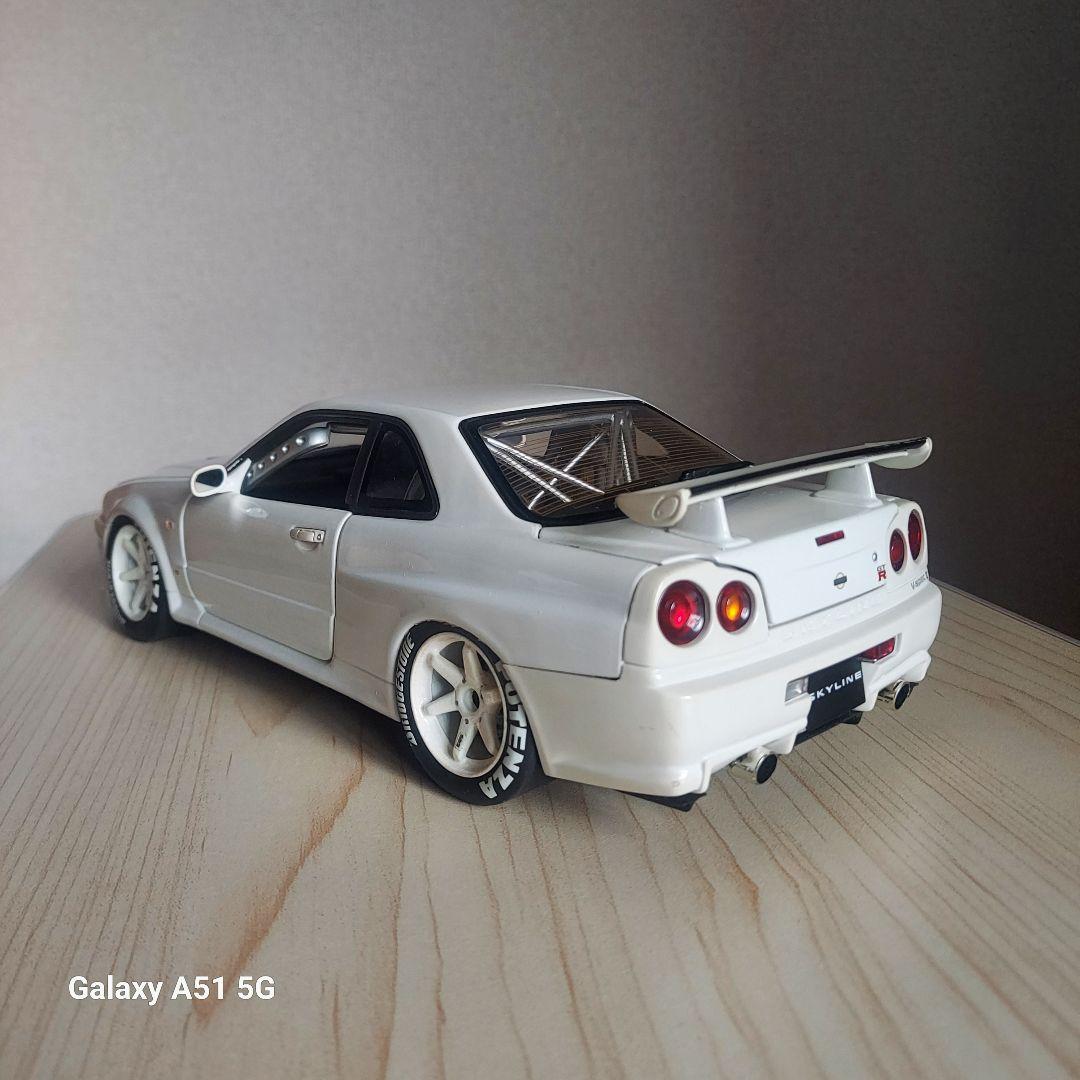 Tomtom1/18 日産スカイライン　GT-R R34 ホワイトミニカー