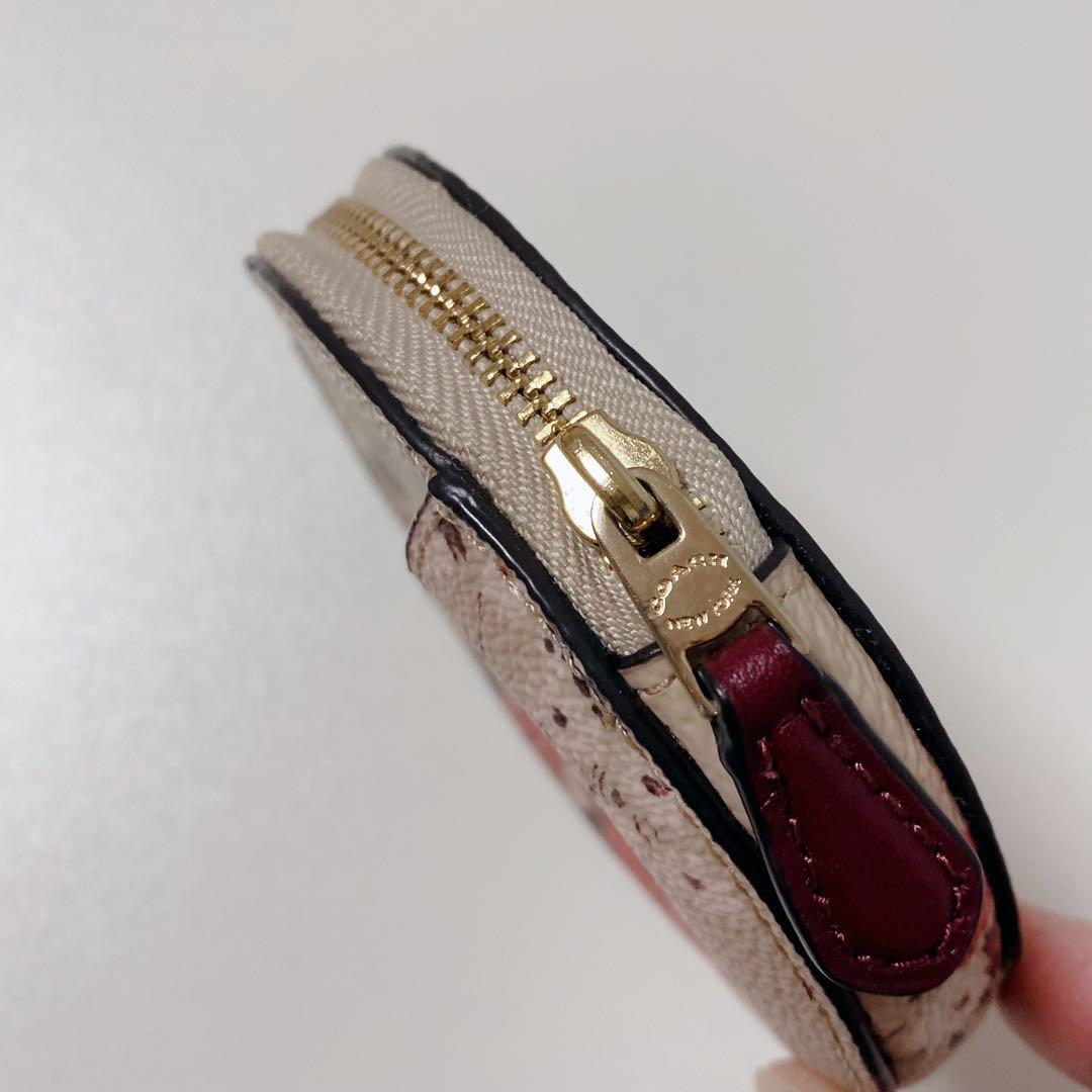 【新品未使用】COACHコーチ★丸型ラウンドケース★花柄フラワー★ベージュ