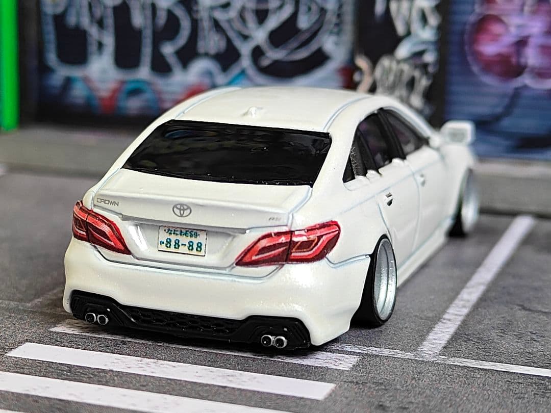 トミカ改造 トヨタ クラウン サイドミラー付き ☆深リム ☆ホットウィール 廃盤