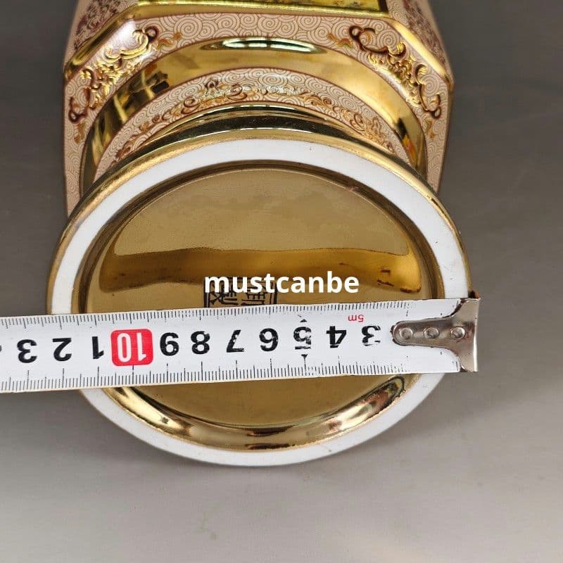 景徳鎮 蒔金四方磁器王瓶 陶磁器 装飾品 現代工芸品 美術品 置物