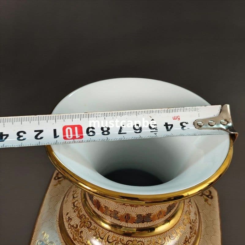 景徳鎮 蒔金四方磁器王瓶 陶磁器 装飾品 現代工芸品 美術品 置物