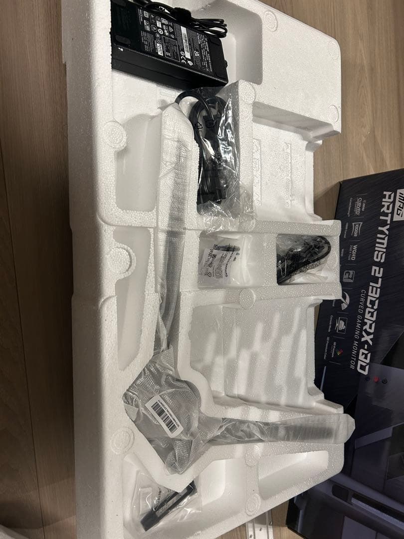 MSI 湾曲ゲーミングモニター MPG ARTYMIS 27インチ