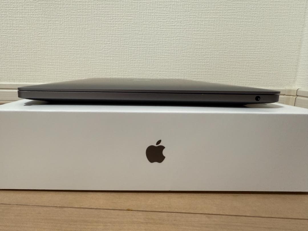 MacBook Pro M2チップ メモリ16GB/SSD256 13インチ