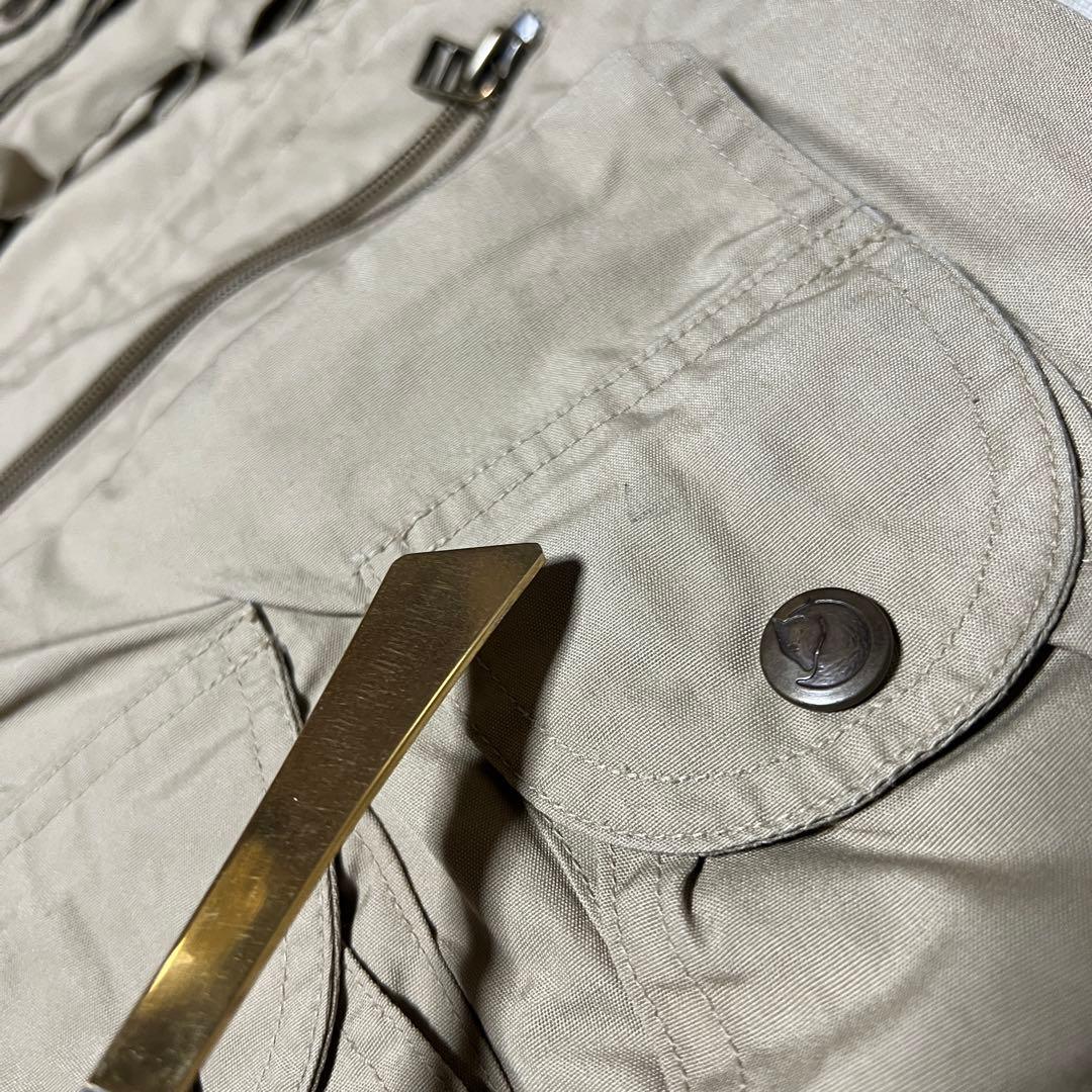 FJALL RAVEN G1000 サバイバルジャケット　多機能　ギミック