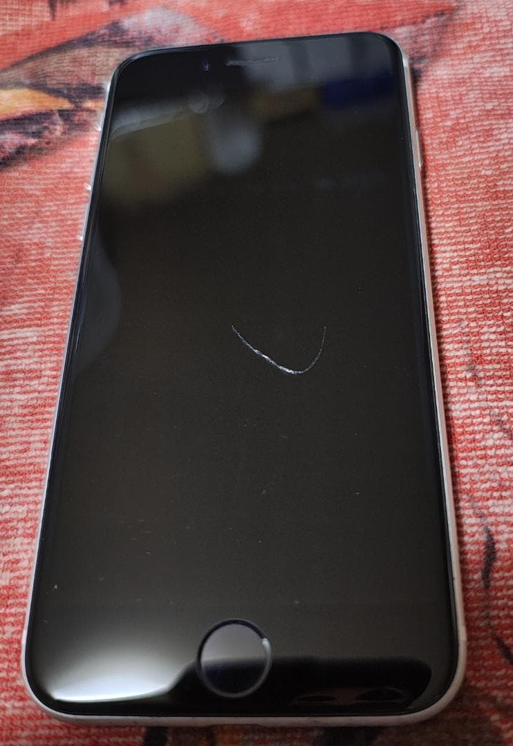 キズ有り【iPhone SE2 第二世代　64GB 】