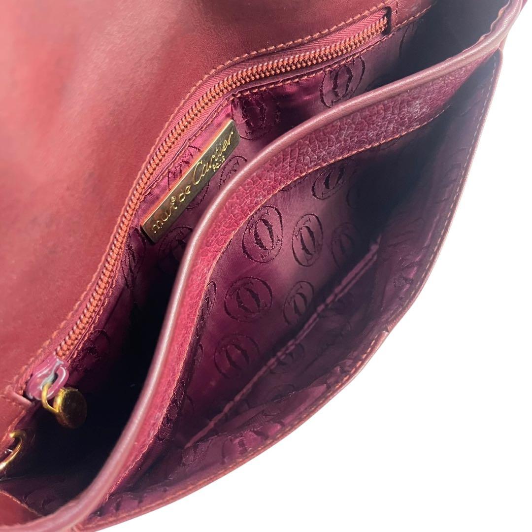 カルティエ　ショルダーバッグ　レザー　マストライン　斜め掛け　ロゴ金具