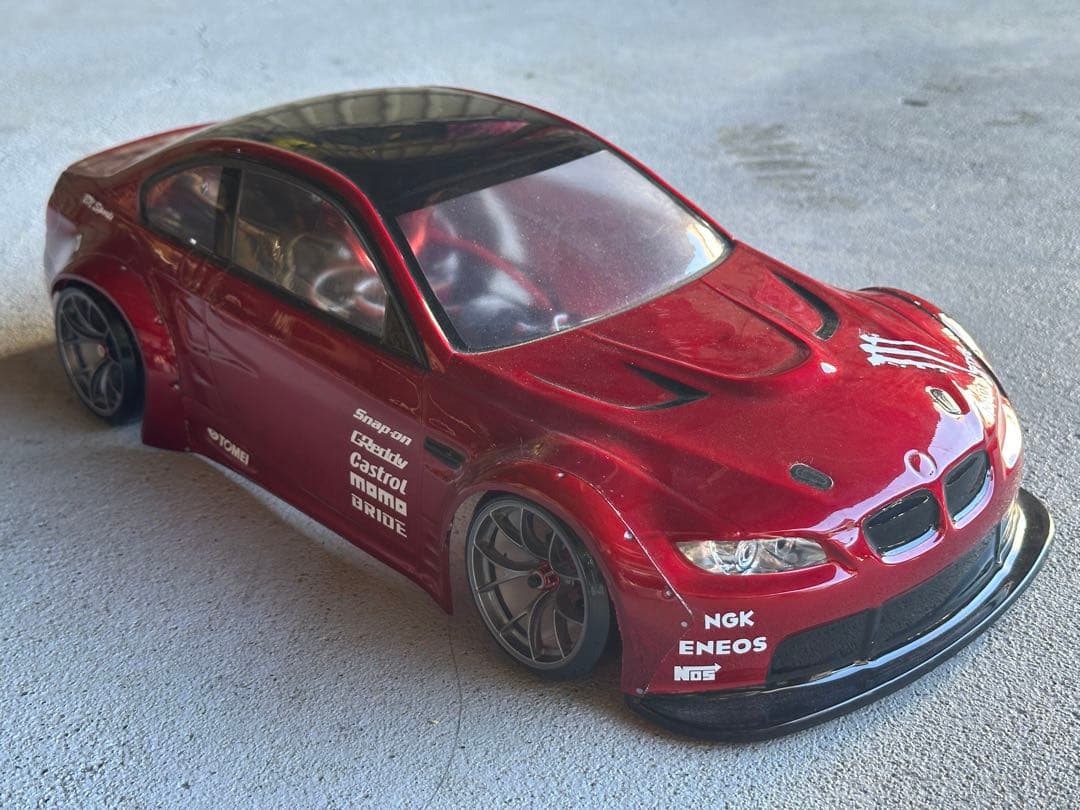 BMW M3 E92 LIBERTYWALK風　オーバーフェンダー