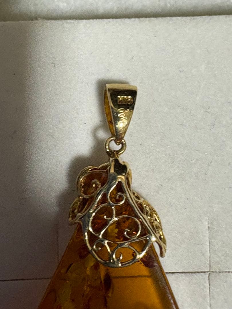 琥珀　K18 ダイヤ0.01 ペンダントトップ