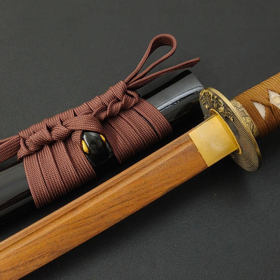 遙*人様 日本刀　模造刀　牡丹獅子の図　木製刀　硬木製　居合練習　合金装具　刀剣