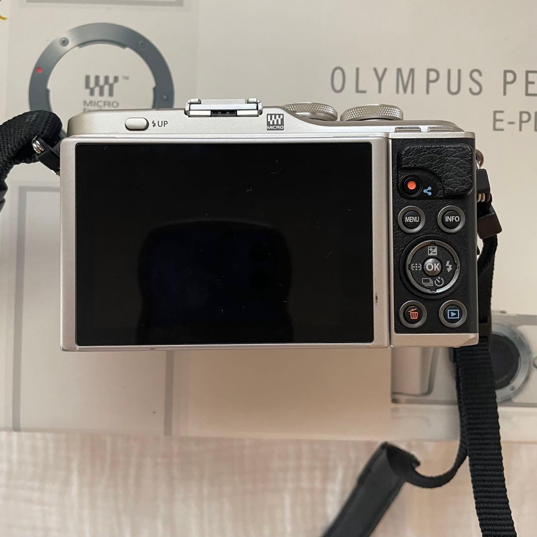【値下げ！美品】OLYMPUS PEN E-PL9 [ブラック]ミラーレス一眼
