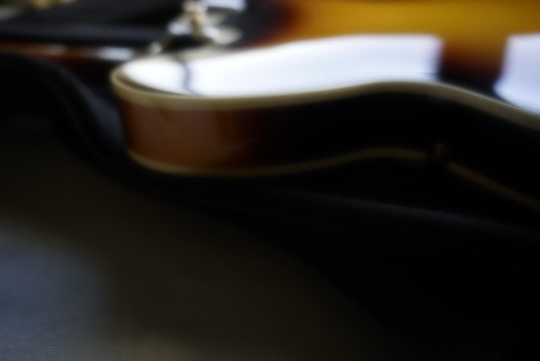 ギター Epiphone sheraton Frequensator sunburst