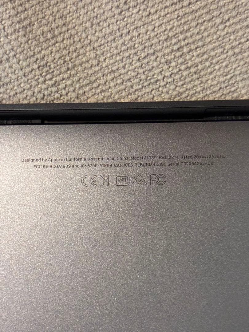 Apple MacBook Pro A1989スペースグレイ256GB