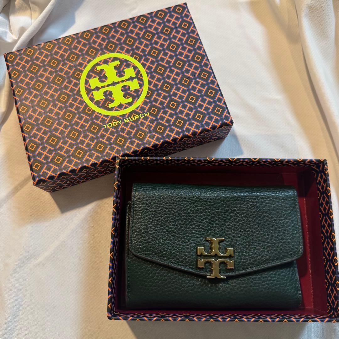 【トリーバーチ】ミニ折りたたみコンパクト財布　緑