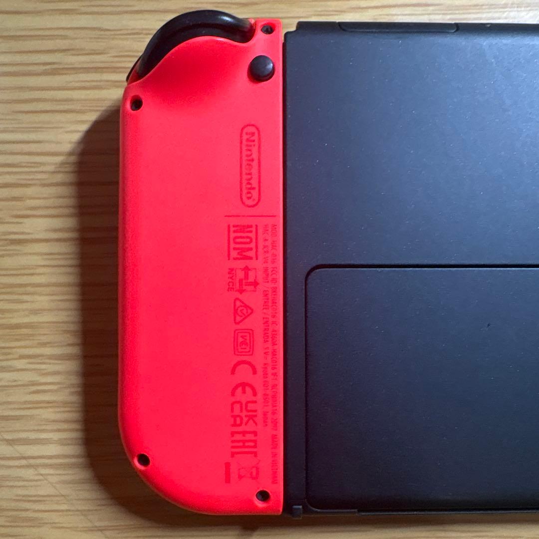 Nintendo Switch 本体 青と赤のJoy-Con 周辺機器カセット8