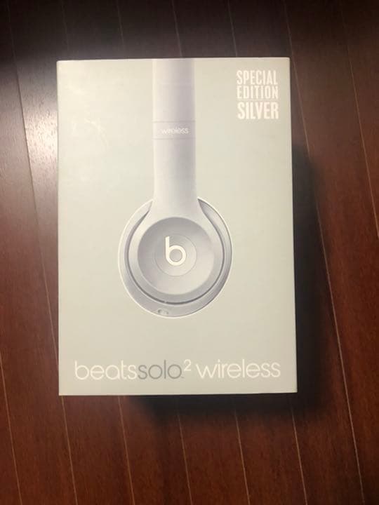 ヘッドホン beats solo2 wireless