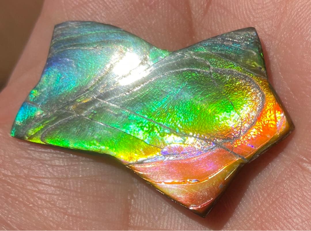 【期間限定セール】虹色星形　アンモライト　インペリアルレインボー　アンモライト