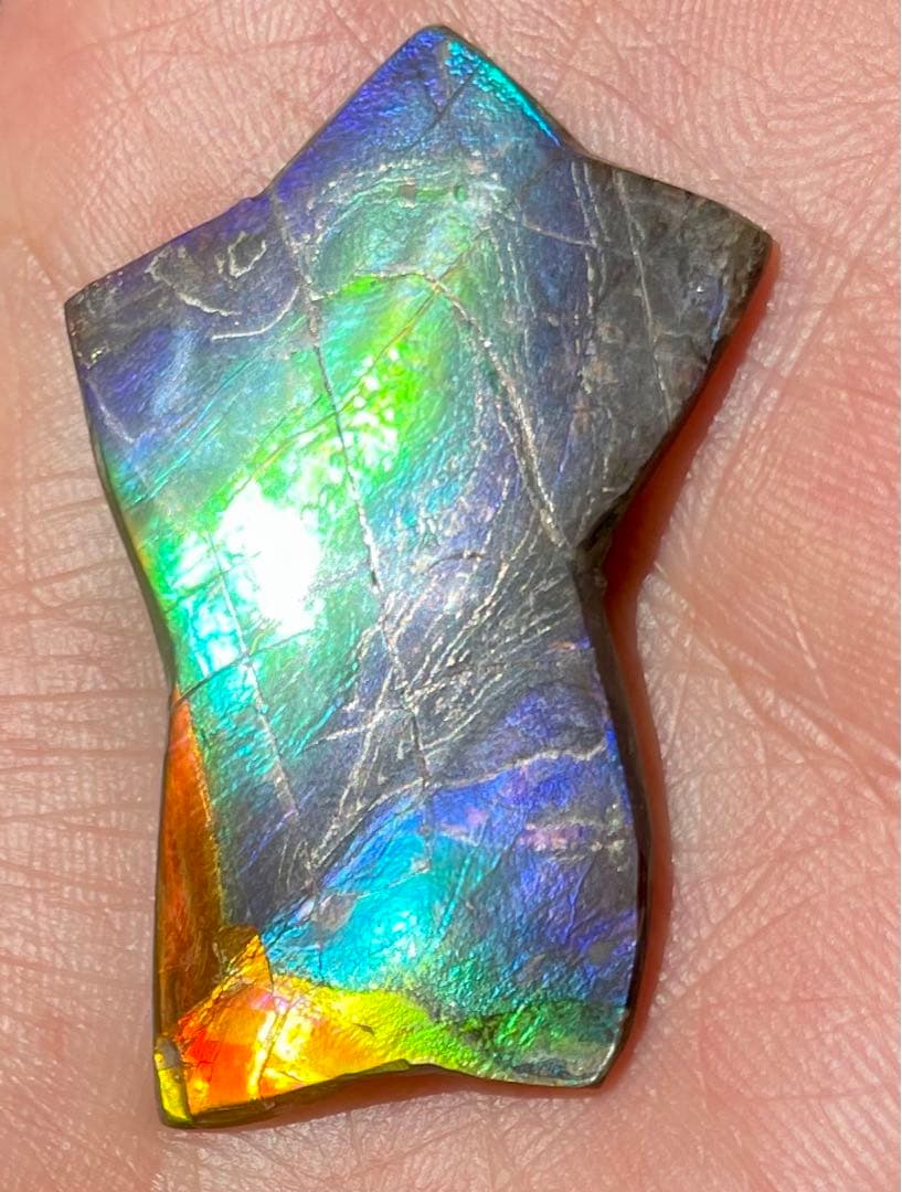 【期間限定セール】虹色星形　アンモライト　インペリアルレインボー　アンモライト