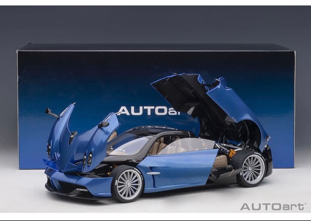 autoart 1/18 パガーニ　ウアイラ　ロードスター　ブルーカーボン