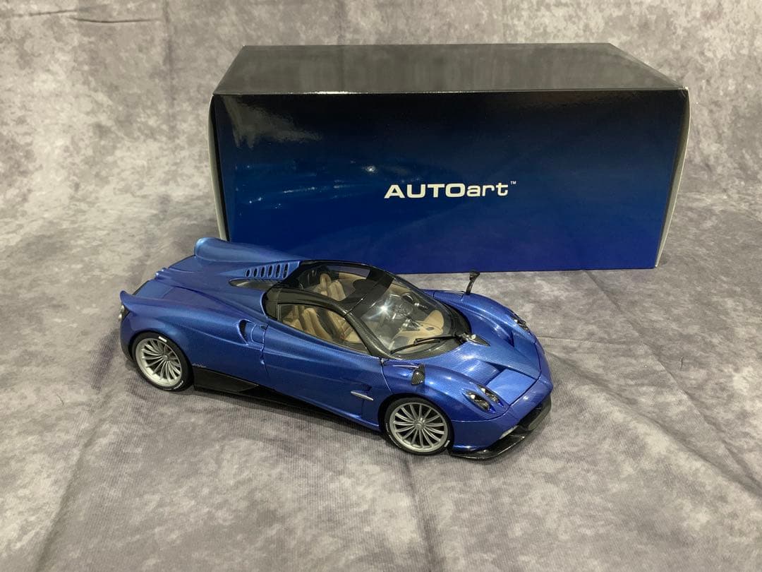 autoart 1/18 パガーニ　ウアイラ　ロードスター　ブルーカーボン