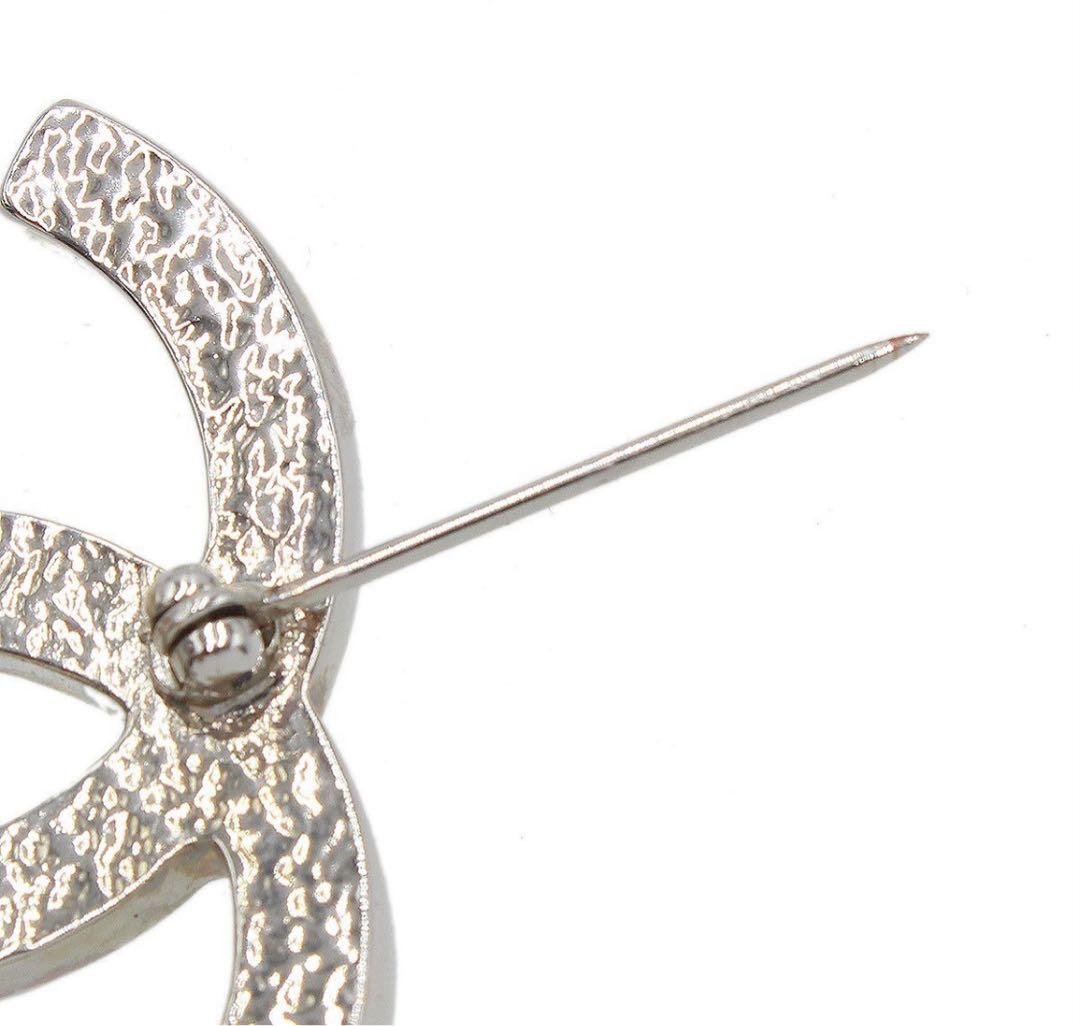 Q2366 超美品 シャネル ココマーク フェイクパール スイング ブローチ