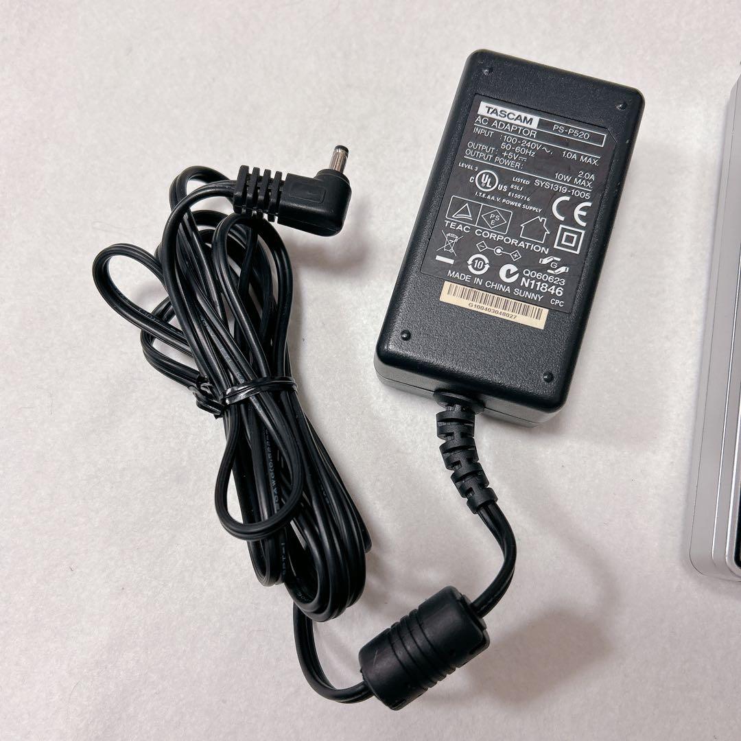 未使用　TASCAM CDトレーナー ベース用 CD-BT2