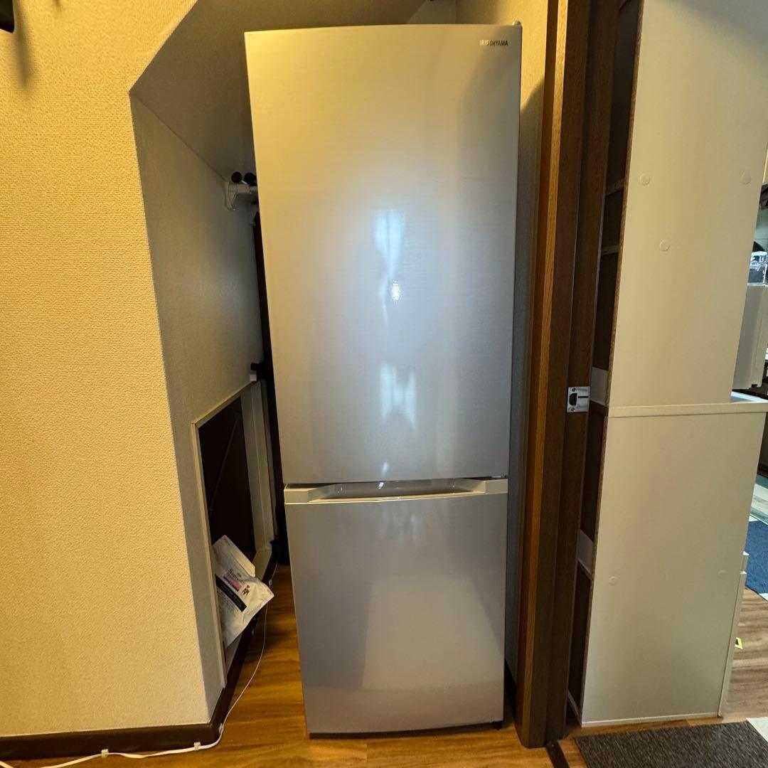 美品 アイリスオーヤマ 2ドア冷蔵庫 IRSN-23A-S 大容量231L