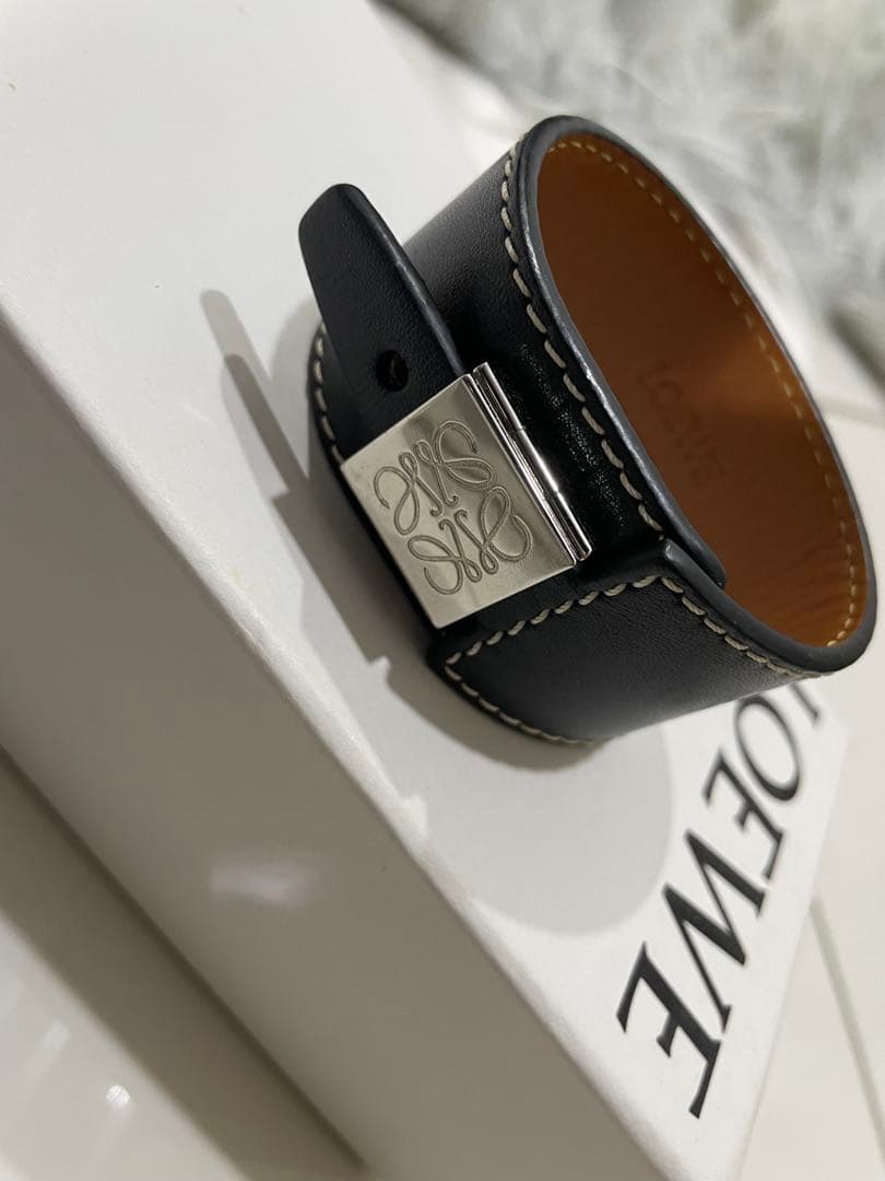 【美品/箱付き】LOEWE ロエベ　レザーブレスレット　アナグラム　ブラック