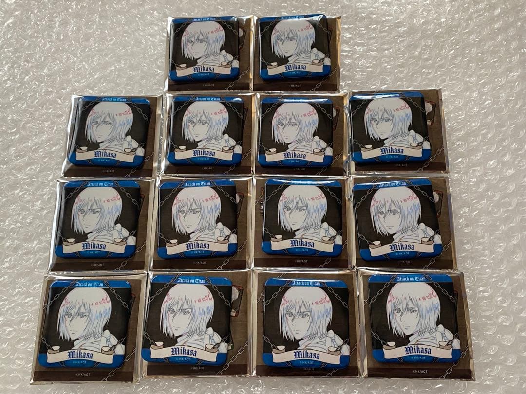 進撃の巨人　wit studio 調査兵団缶バッジ　ミカサ