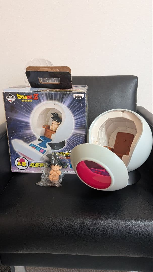 ドラゴンボール 丸型宇宙船、悟空＆神龍　 フィギュアセット