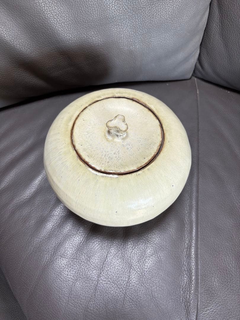 蓋付き入れ物　置物