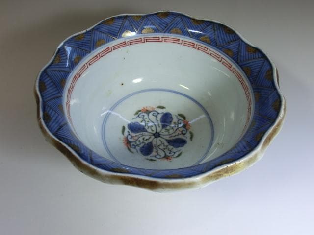 鉢■古い花唐草蝶紋 大鉢 菓子器 花弁型 時代物 骨董品(江戸後期～明治期)■