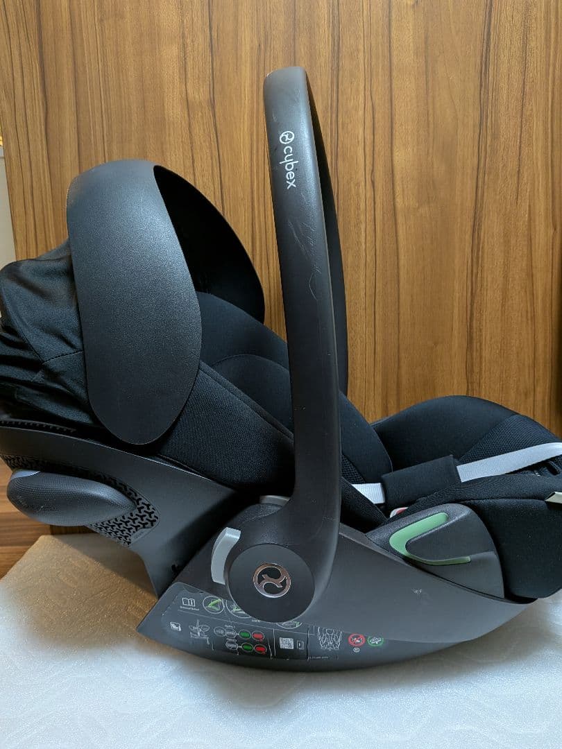 （値下げ）Cybex ベビーシート クラウドG i-size アタッチメント付