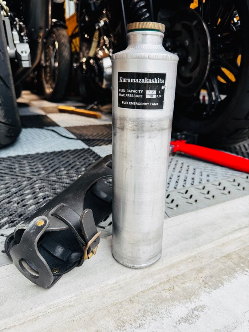 車坂下リザーブタンク 1.2L（ホルダー付き）携行缶