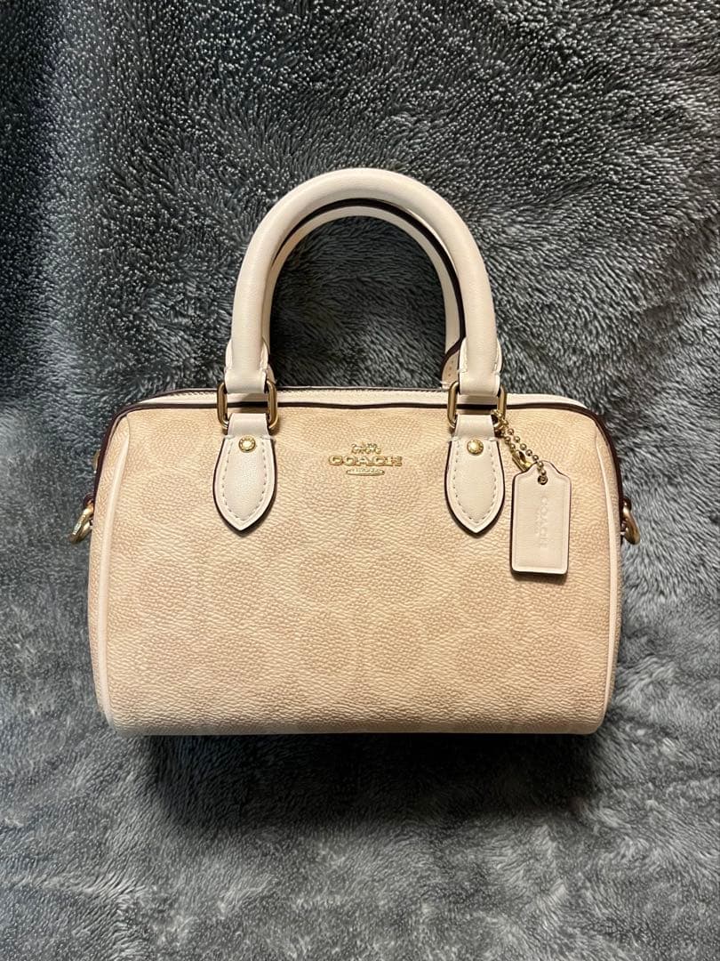 コーチ　ショルダーバッグ シグネチャー　キャンバス 未使用品　新品