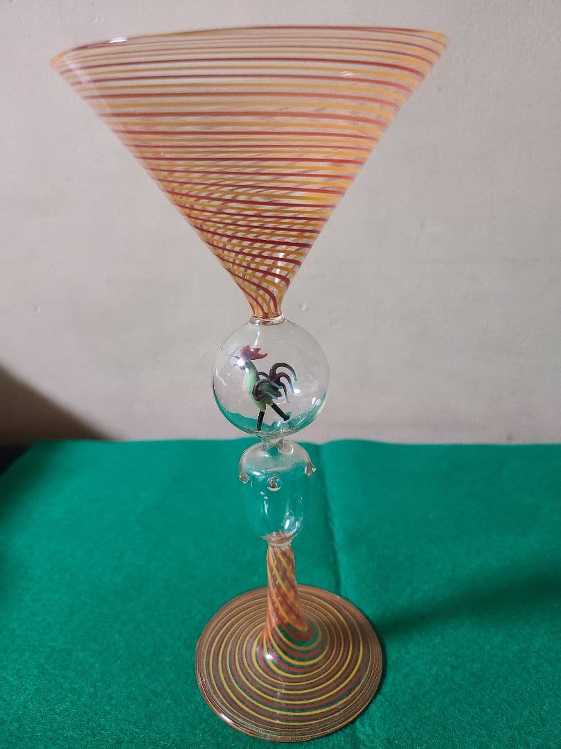 オーストリア　アンティークビミニ　フィギュア入りグラス