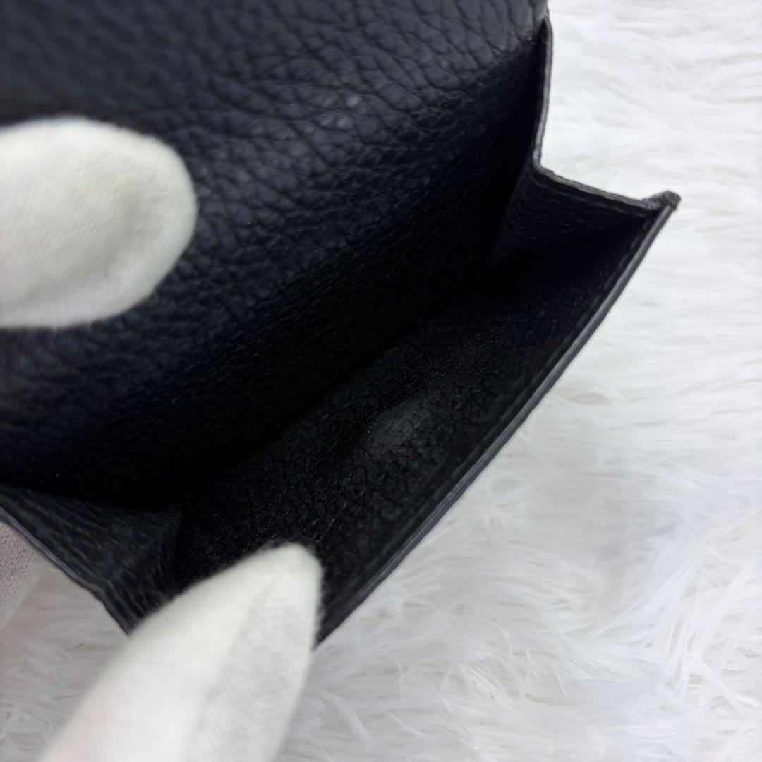 RFID搭載/現行✨プラダ　三つ折り　財布　金ロゴ　シボ革　レザー　黒