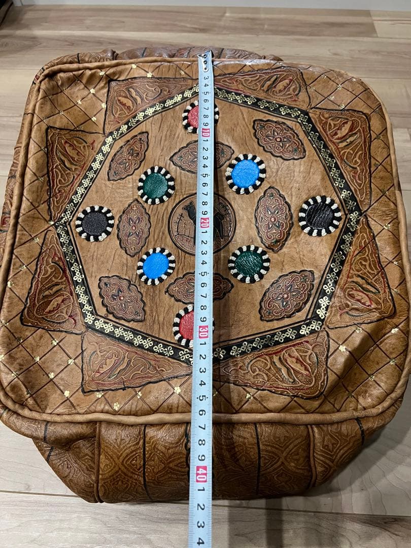 プフ　モロッコ風　クッションカバー　馬　刺繍　革　アンティーク