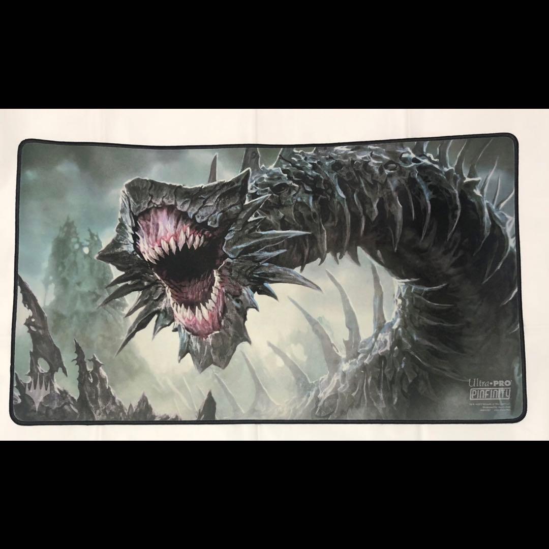 mtg プレイマット 虐殺のワーム ステッチ枠